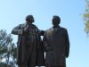 Паметникът на Ленин и Димитров в село Баня
